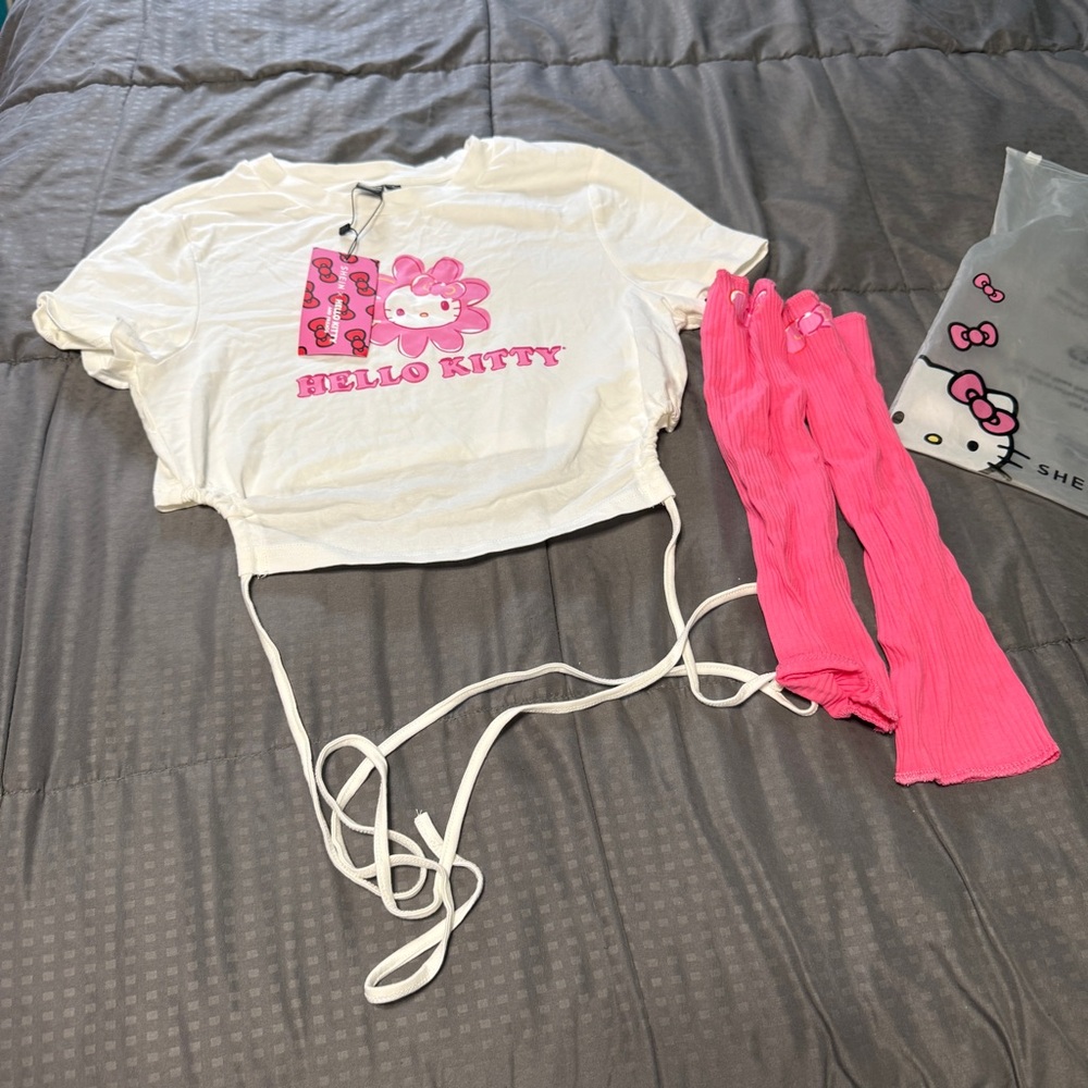 Hello Kitty X SHEIN White Crop Top Shirt Size Large Roughly Us Size Medium